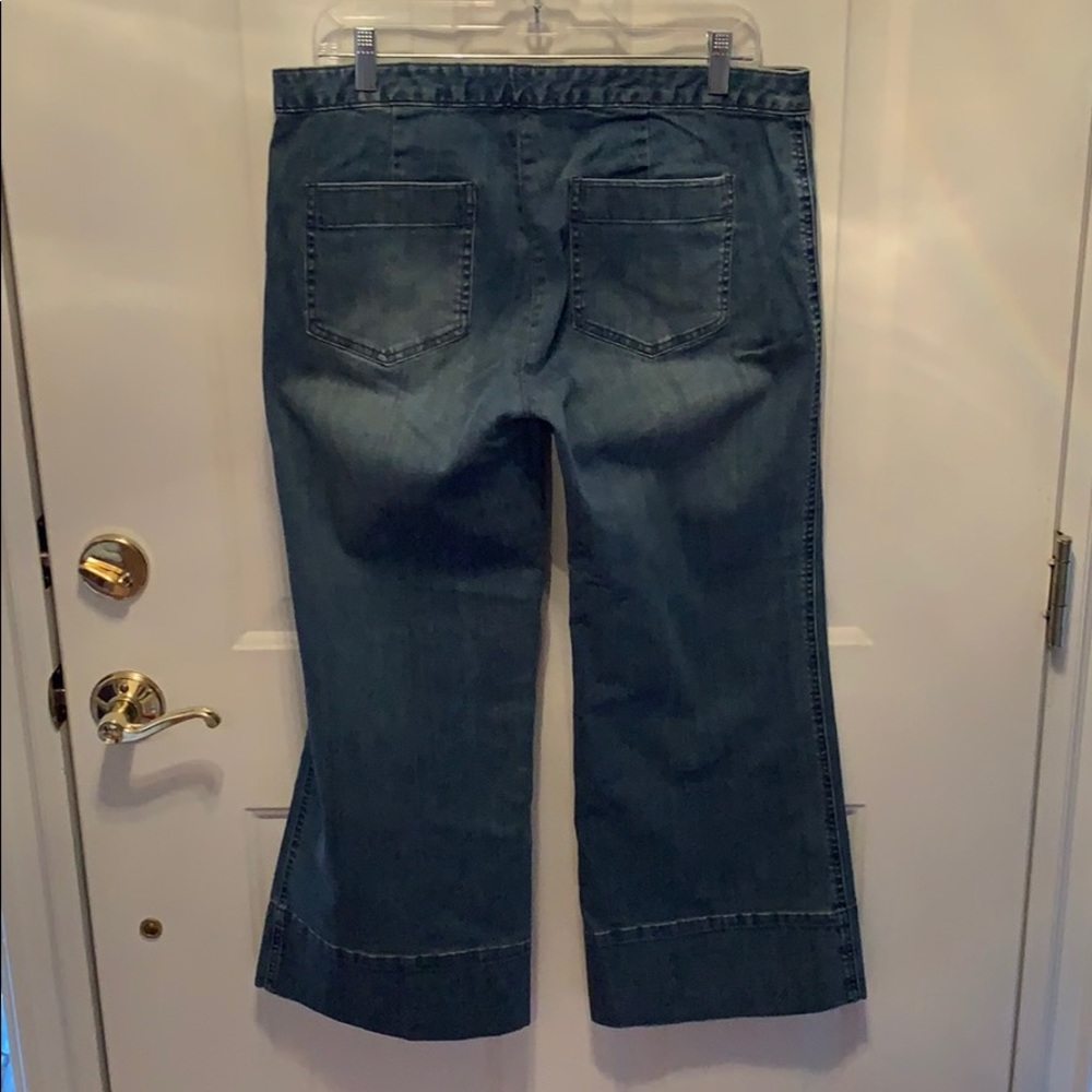 NWT Michael Kors Light Wash Crop Jeans Size 10 - Picture 4 of 7